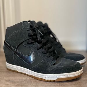 **LIKE NEW ** Nike Dunk Sky High Essential Black